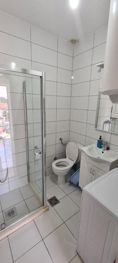 Guest House Ugljevarevic Budva Buitenkant foto