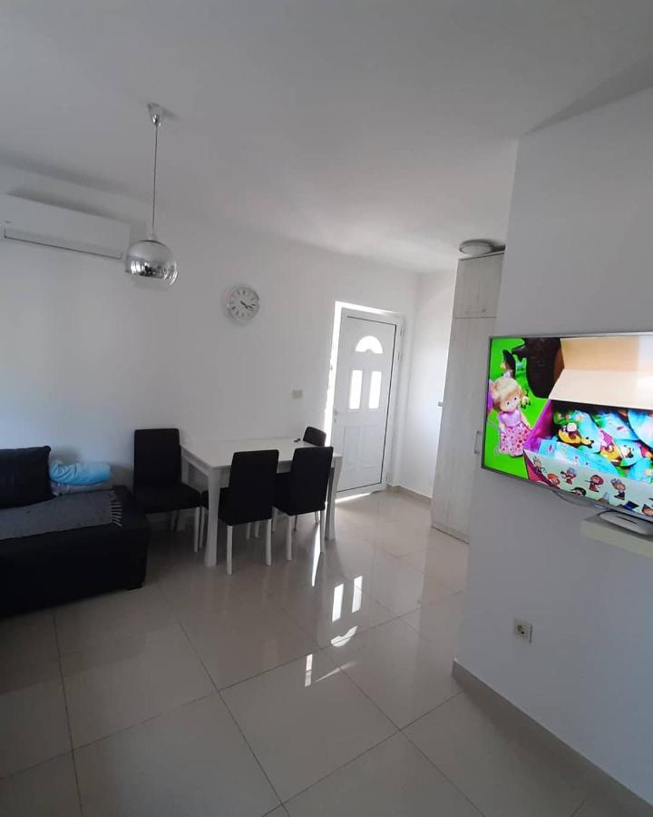 Guest House Ugljevarevic Budva Buitenkant foto