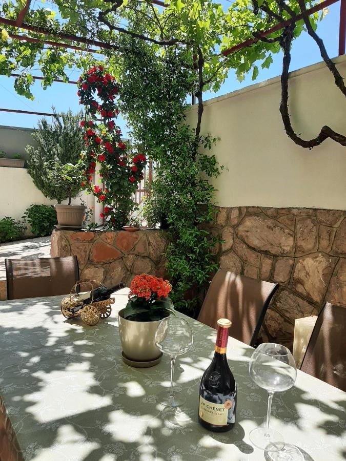 Guest House Ugljevarevic Budva Buitenkant foto