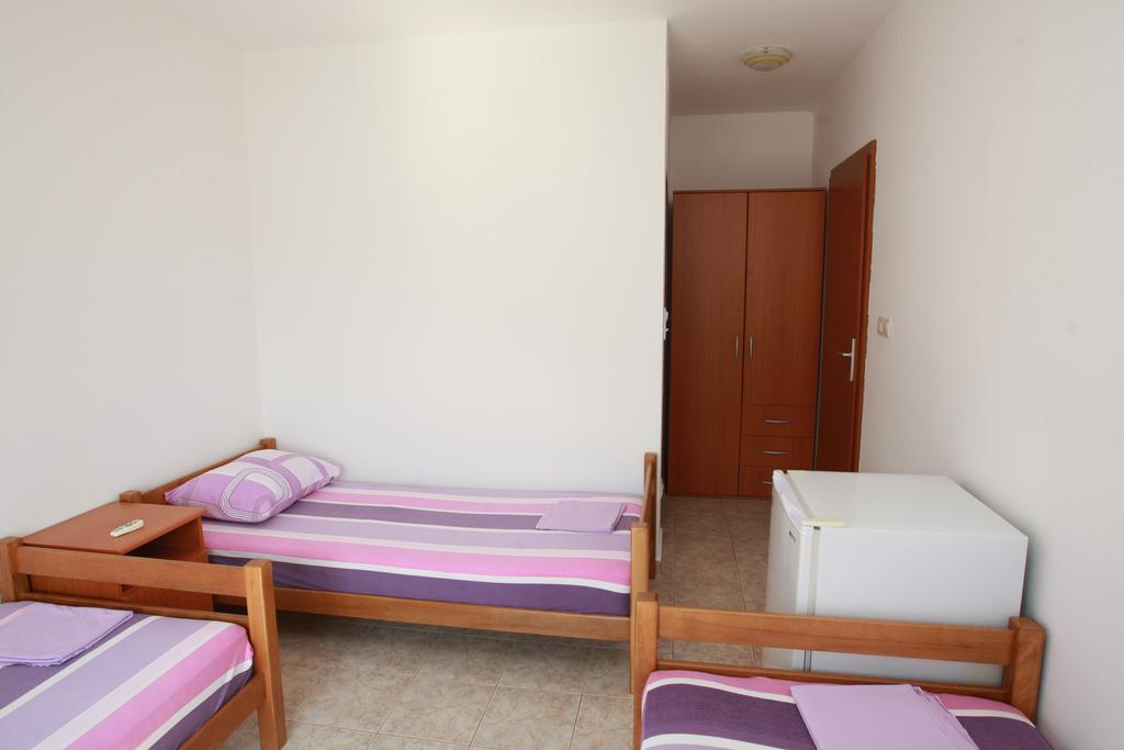 Guest House Ugljevarevic Budva Kamer foto