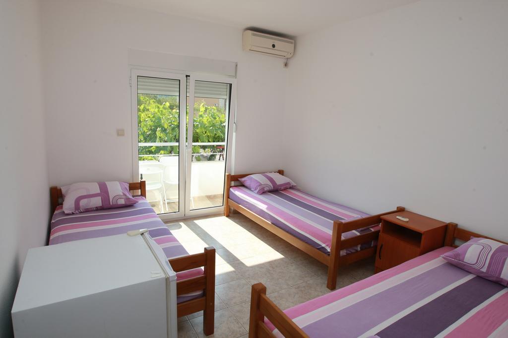 Guest House Ugljevarevic Budva Kamer foto