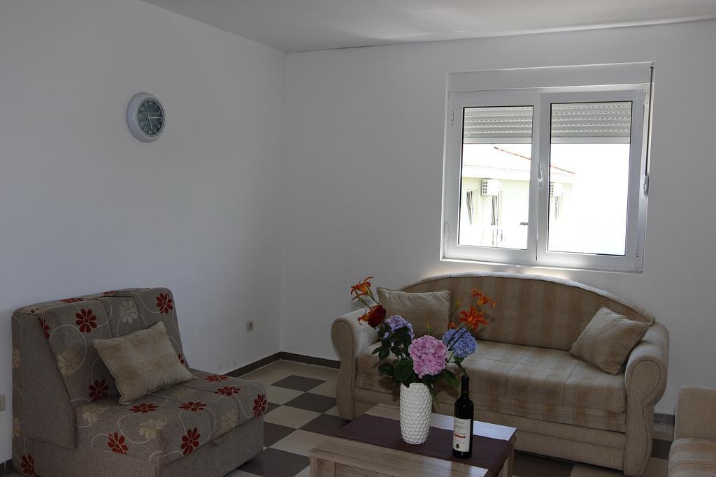 Guest House Ugljevarevic Budva Buitenkant foto