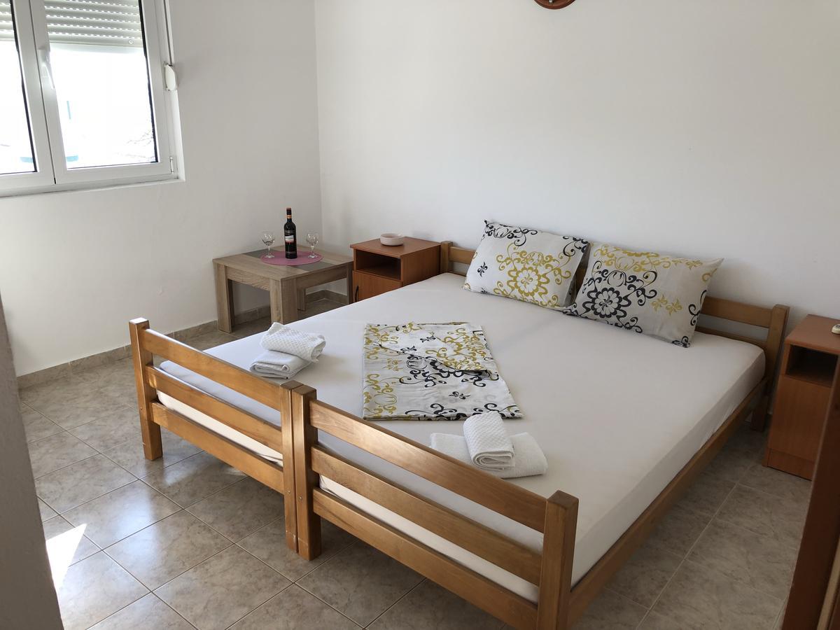 Guest House Ugljevarevic Budva Buitenkant foto