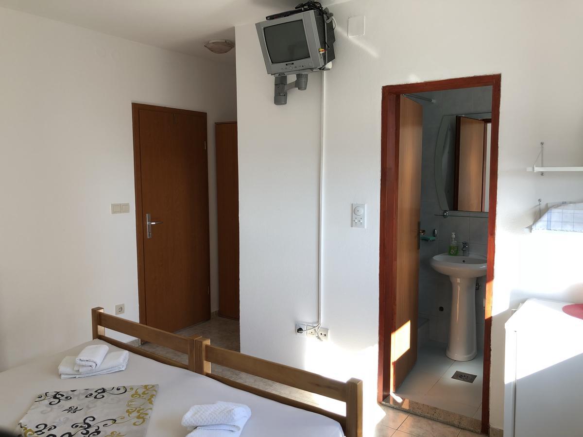 Guest House Ugljevarevic Budva Buitenkant foto